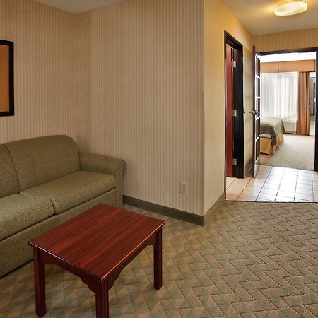 Spark By Hilton Lansing Esterno foto