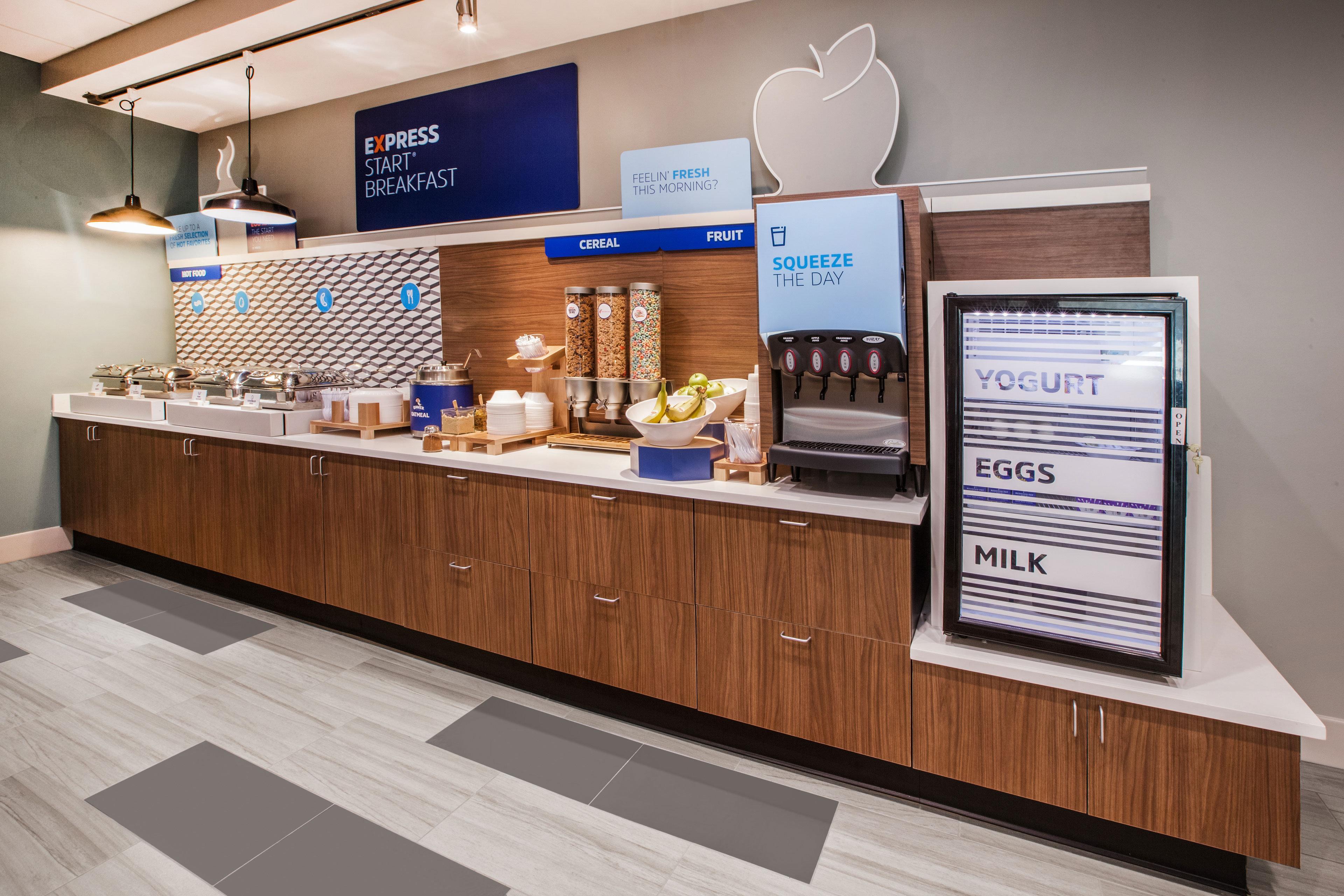 Spark By Hilton Lansing Esterno foto