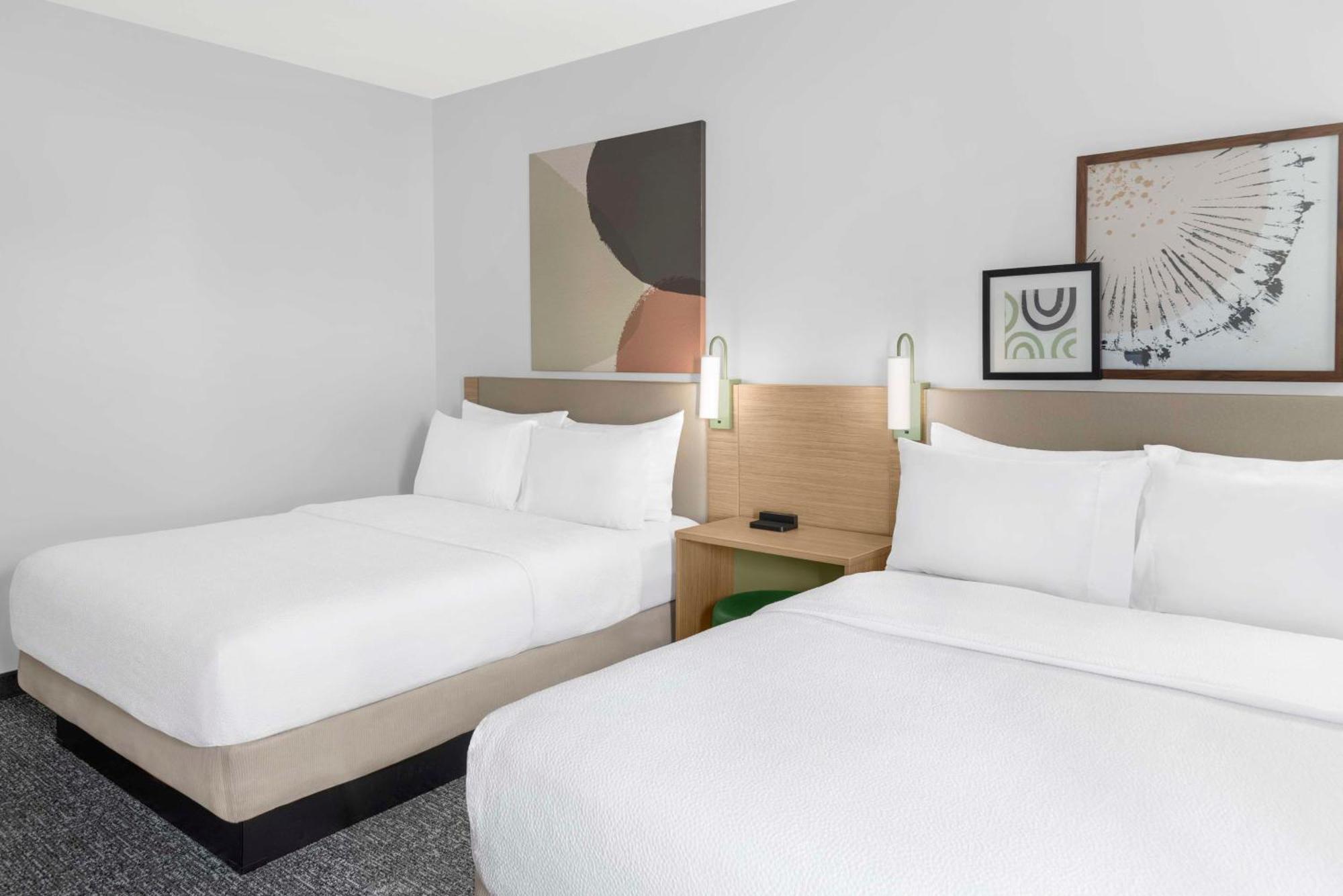 Spark By Hilton Lansing Esterno foto