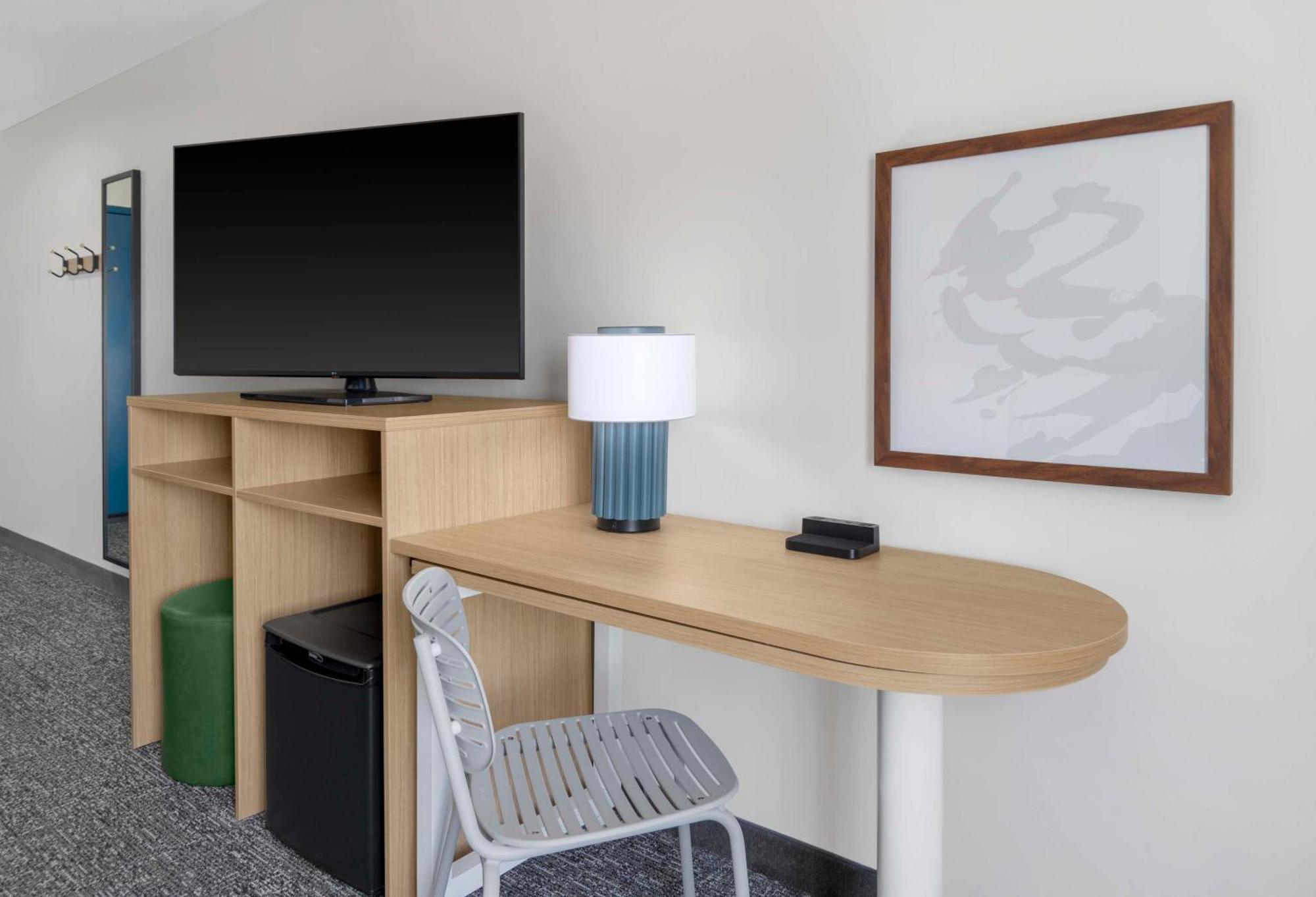 Spark By Hilton Lansing Esterno foto