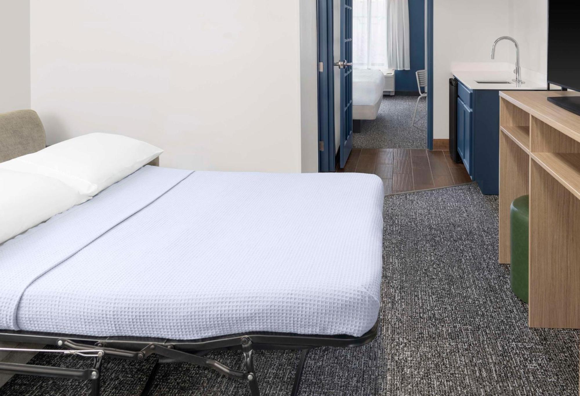Spark By Hilton Lansing Esterno foto