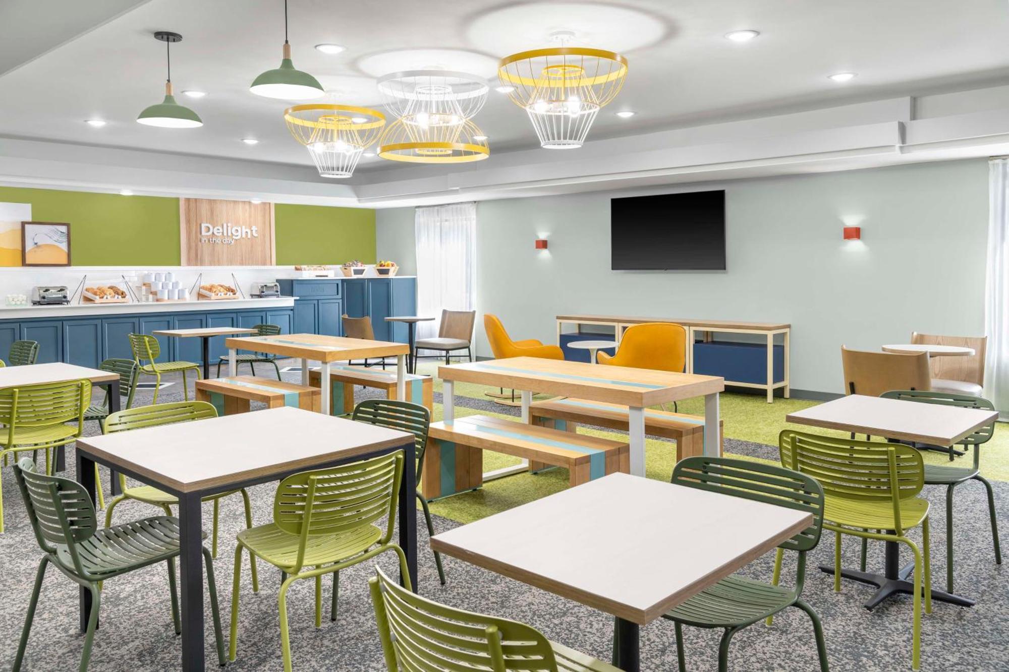 Spark By Hilton Lansing Esterno foto