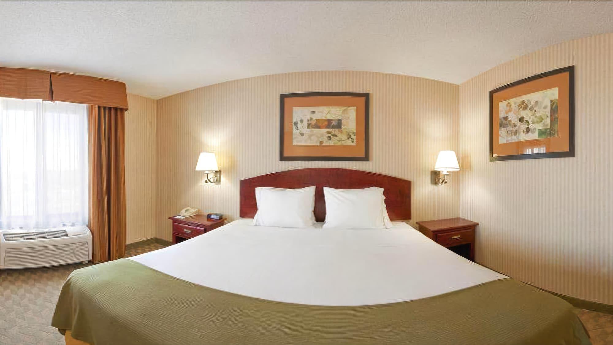 Spark By Hilton Lansing Esterno foto