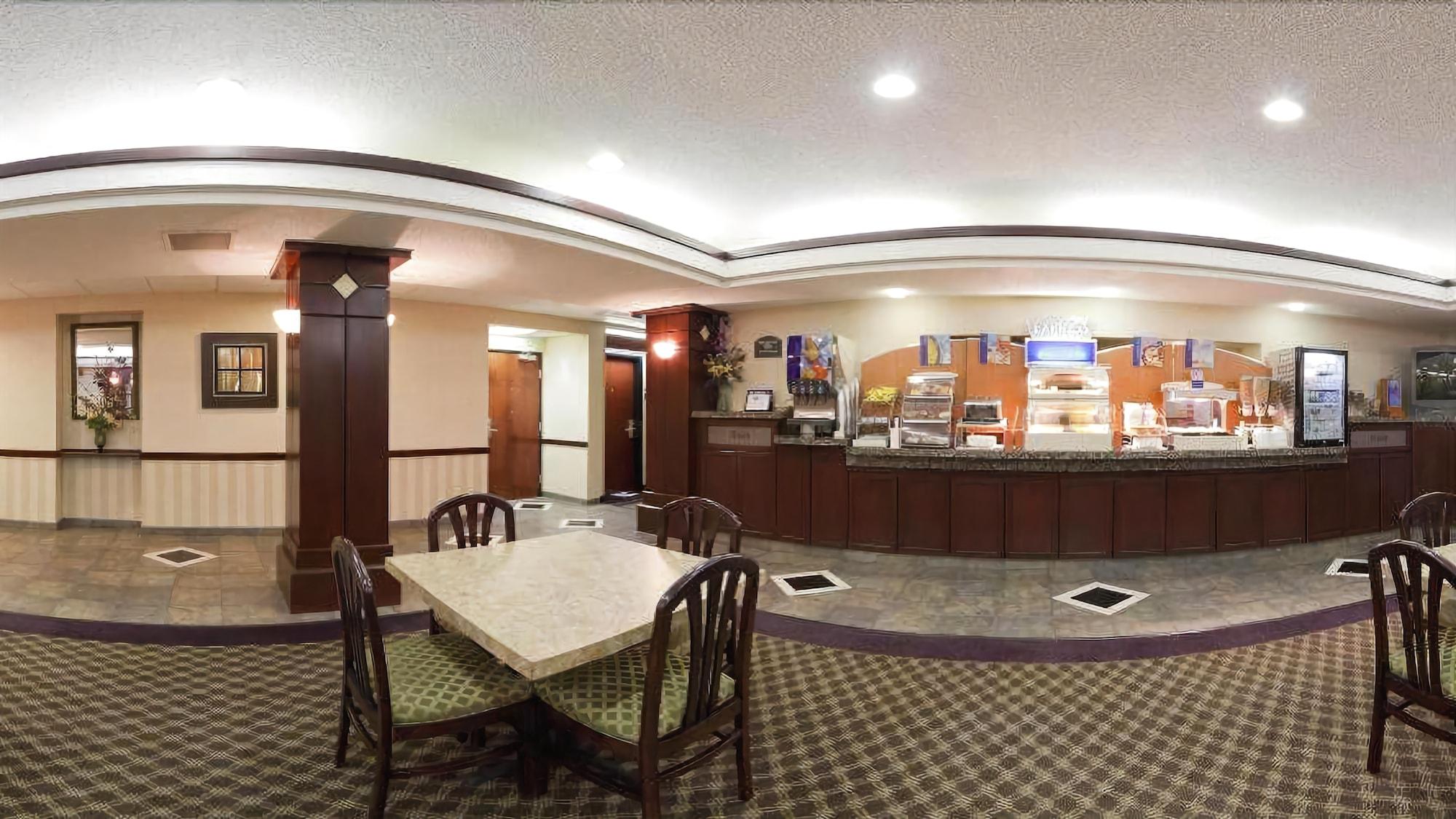 Spark By Hilton Lansing Esterno foto